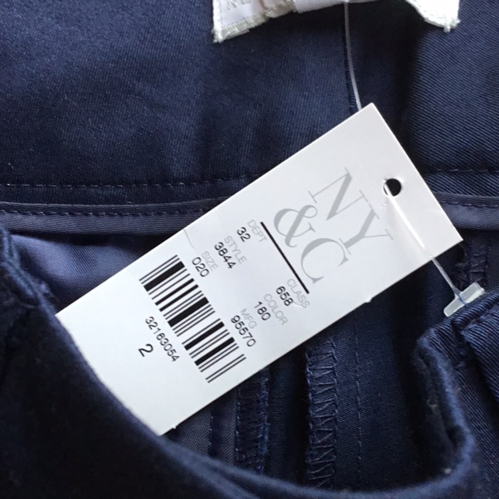 NWT New York & Co Shorts, size 2 - Picture 5 of 6